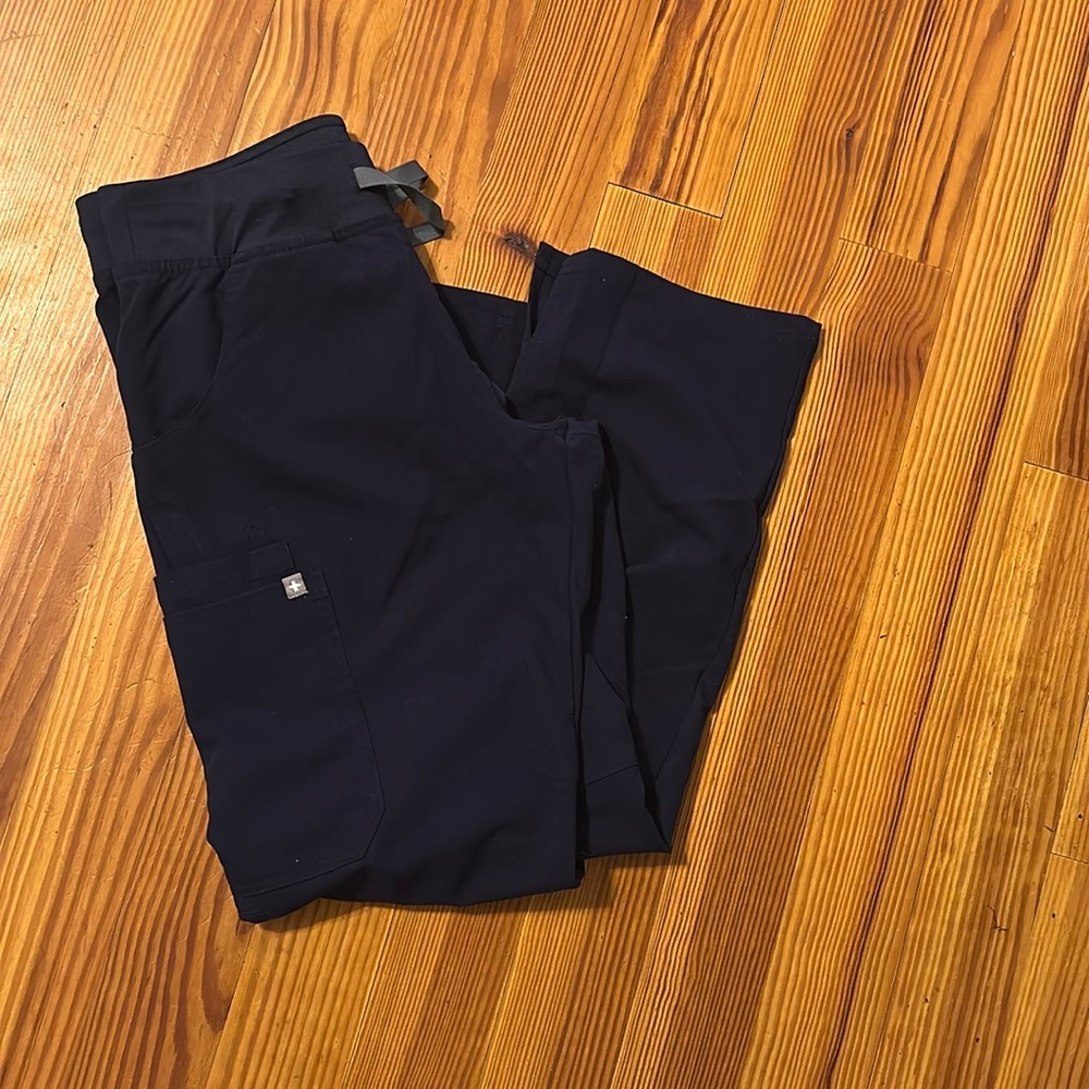 FIGS Cade navy small petite pants
